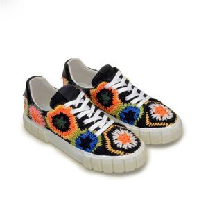 LAST CHANCE Black Artisanal Flower Platform Crochet Sneaker